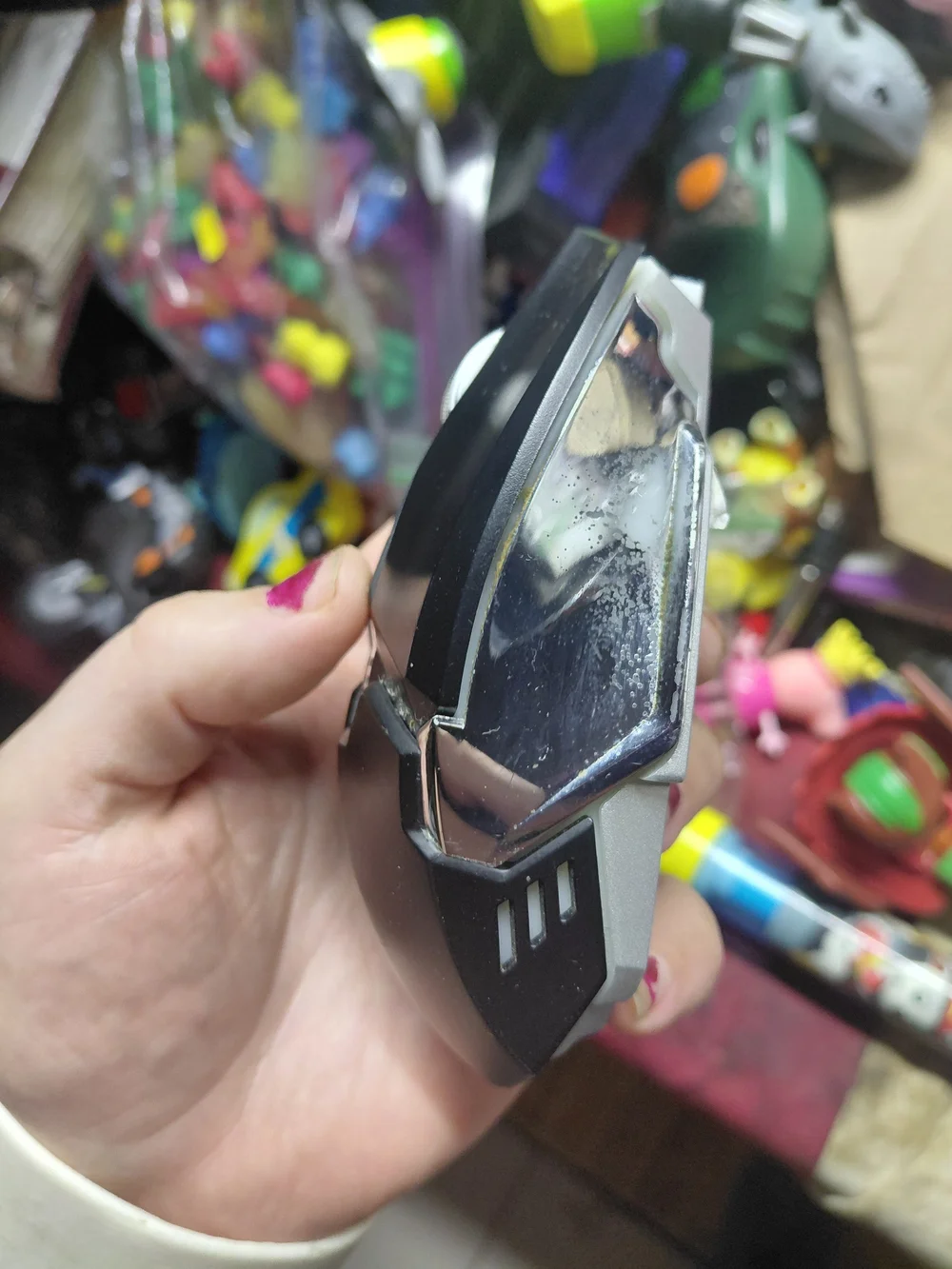 Mamba Snake brand wireless gaming mouse, available in black and silver.